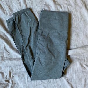 FABLETICS Grey Capri Leggings